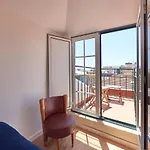 360º Rooftop Lisbon And River View